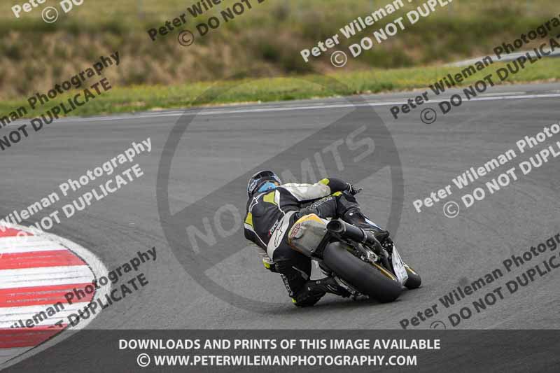cadwell no limits trackday;cadwell park;cadwell park photographs;cadwell trackday photographs;enduro digital images;event digital images;eventdigitalimages;navarra;no limits trackdays;peter wileman photography;racing digital images;trackday digital images;trackday photos